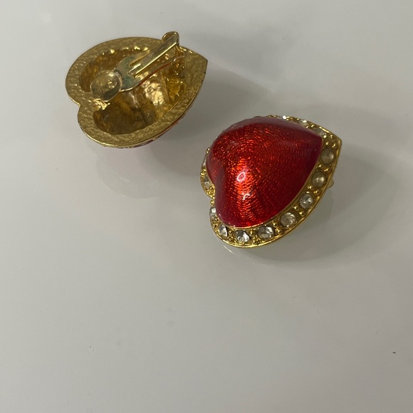 Elegant Red Heart Earrings with Gold Accents - Picture 3 of 4
